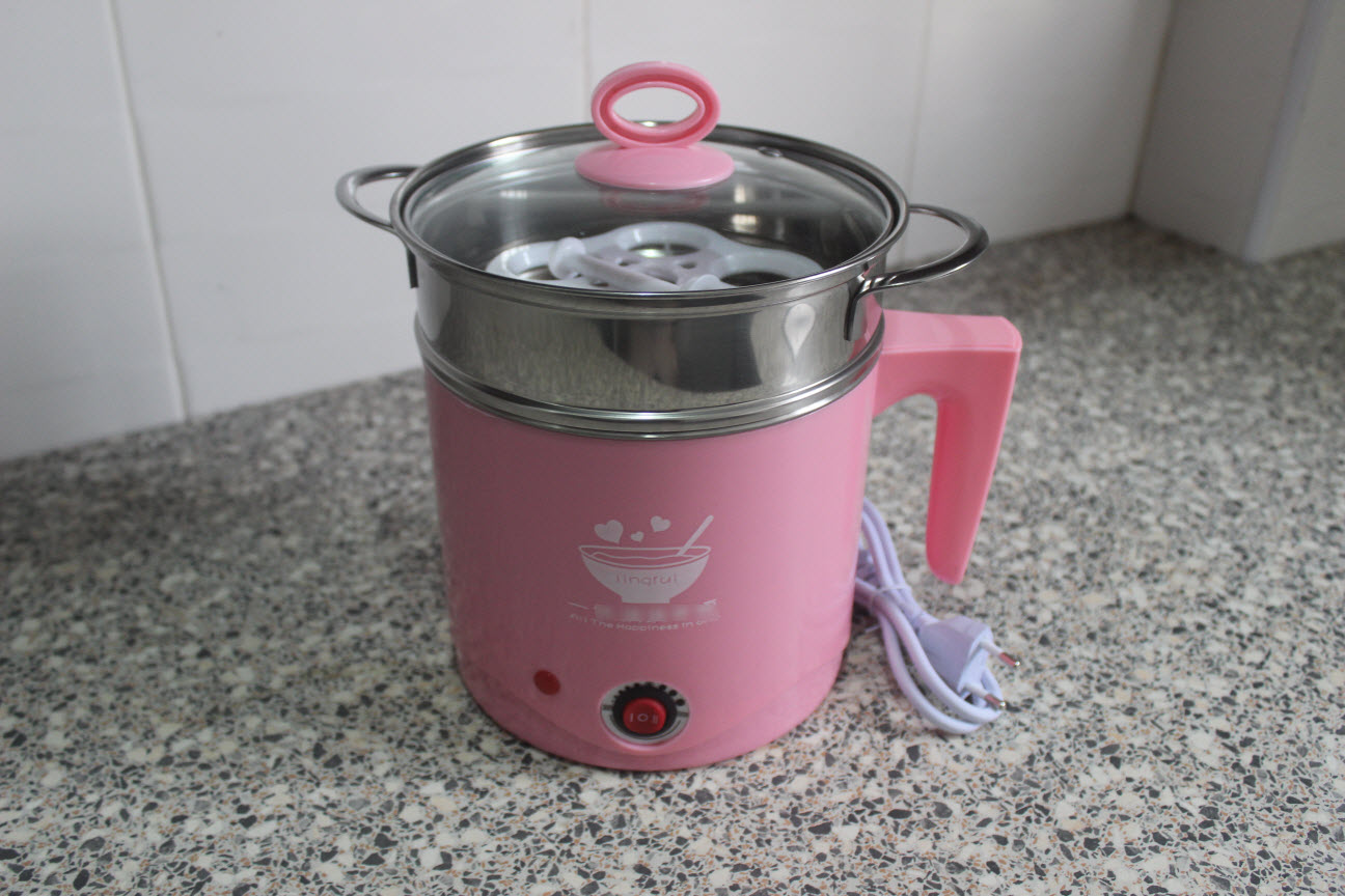A Portable Travel Hot Pot with Handle (1.2L) Nortram Retail