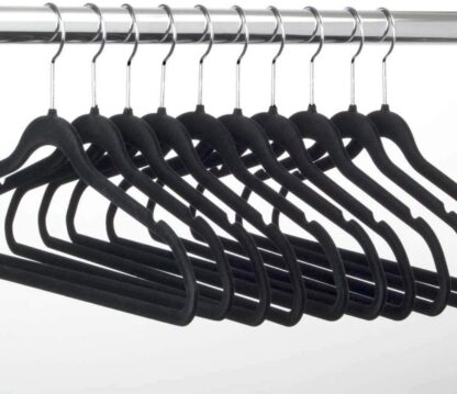 35 Non-Slip Hangers
